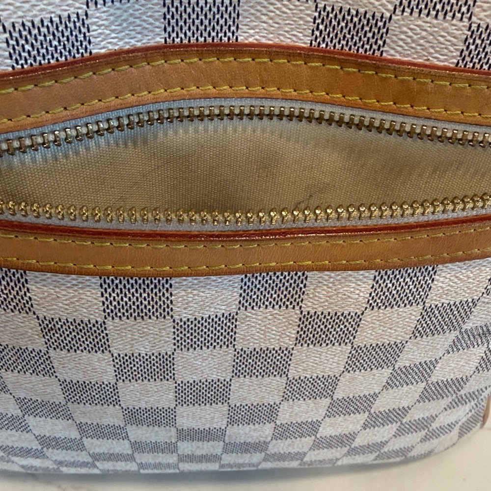 Louis Vuitton Crossbody - Picture 6 of 10